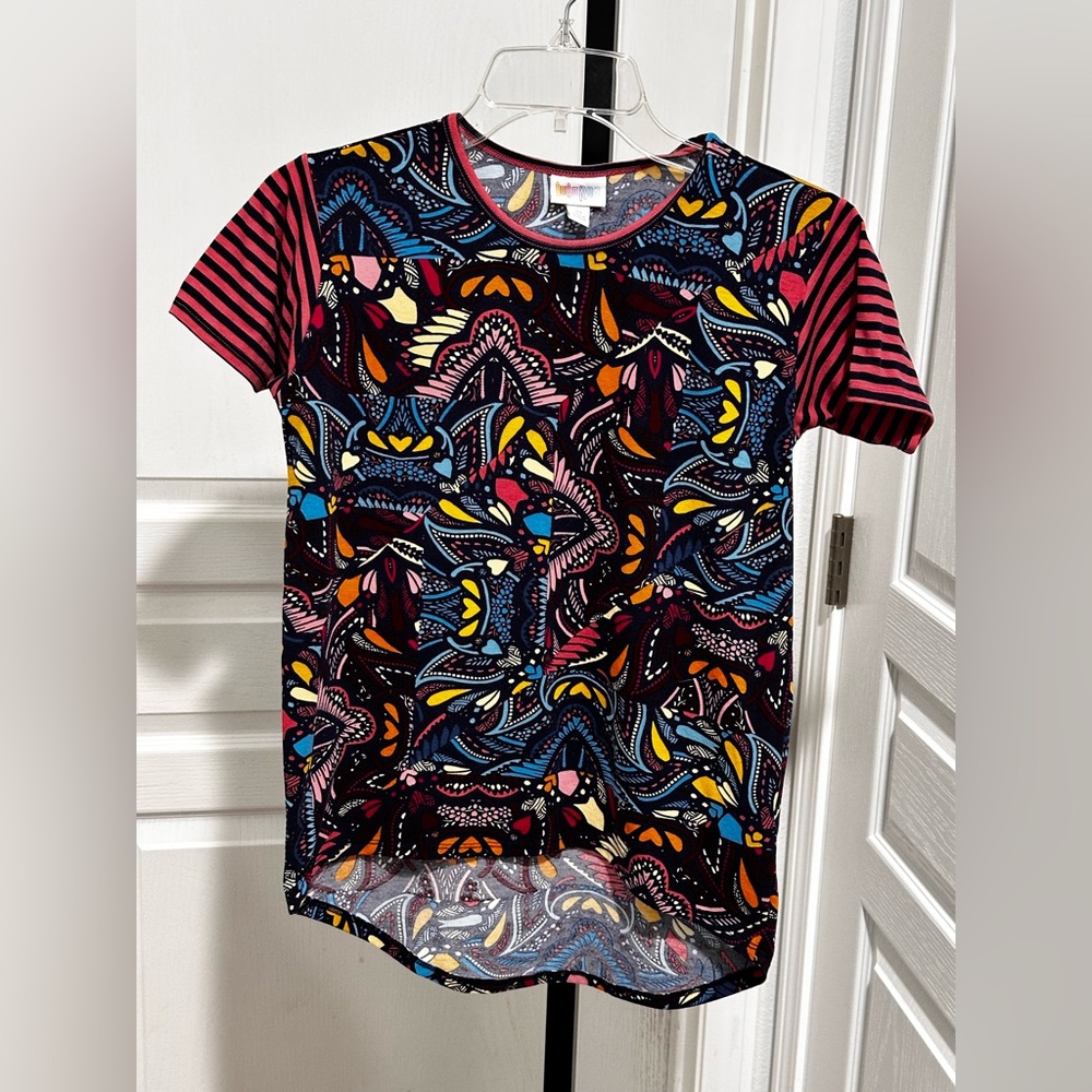 Lularoe siz e10 girls shirt